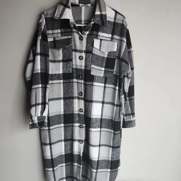 Stylish Black and White Plaid Shaket - Picture 4 of 5